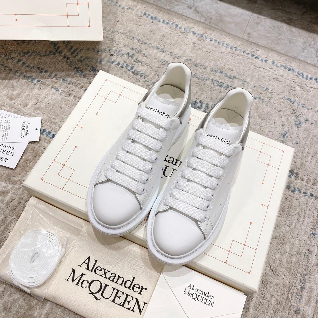 Alexander Mqueen Oversized Sneaker In White - FashionPlug