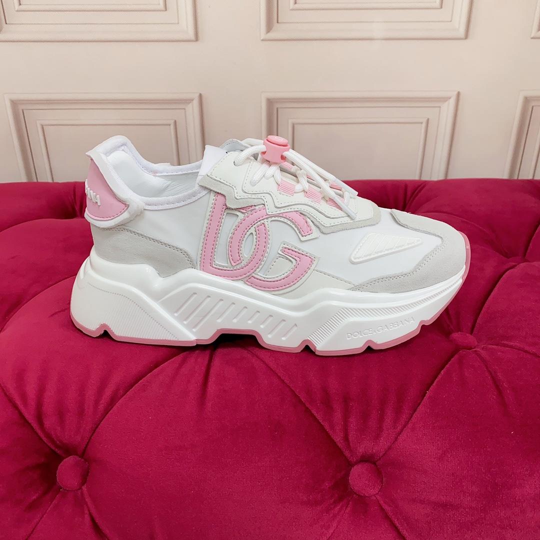 Dolce & Gabbana Daymaster Mixed Leather Runner Sneakers In White - FashionPlug