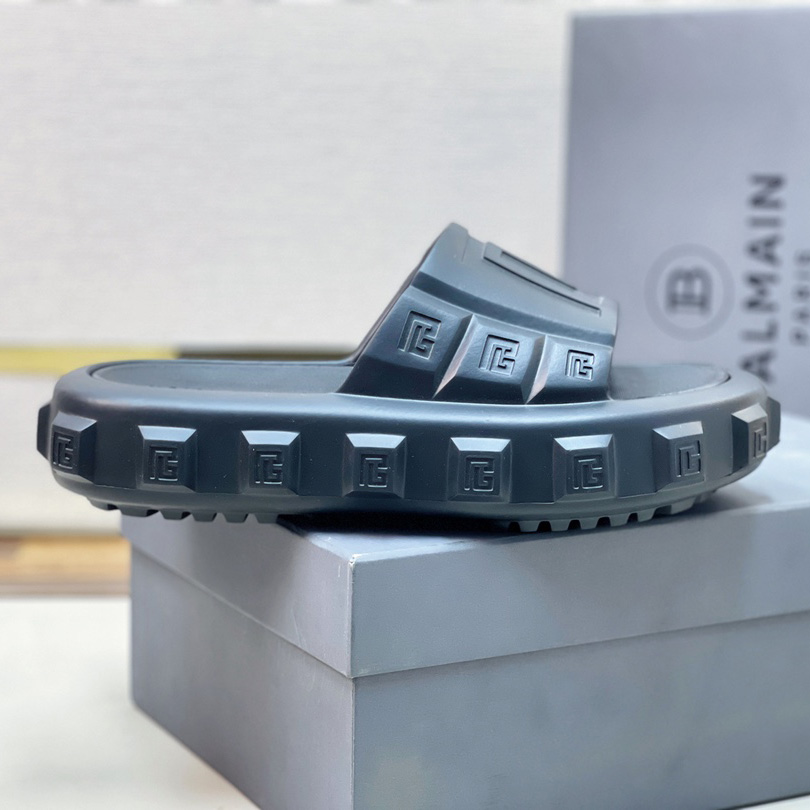 Balmain Ari Flat Mules - FashionPlug