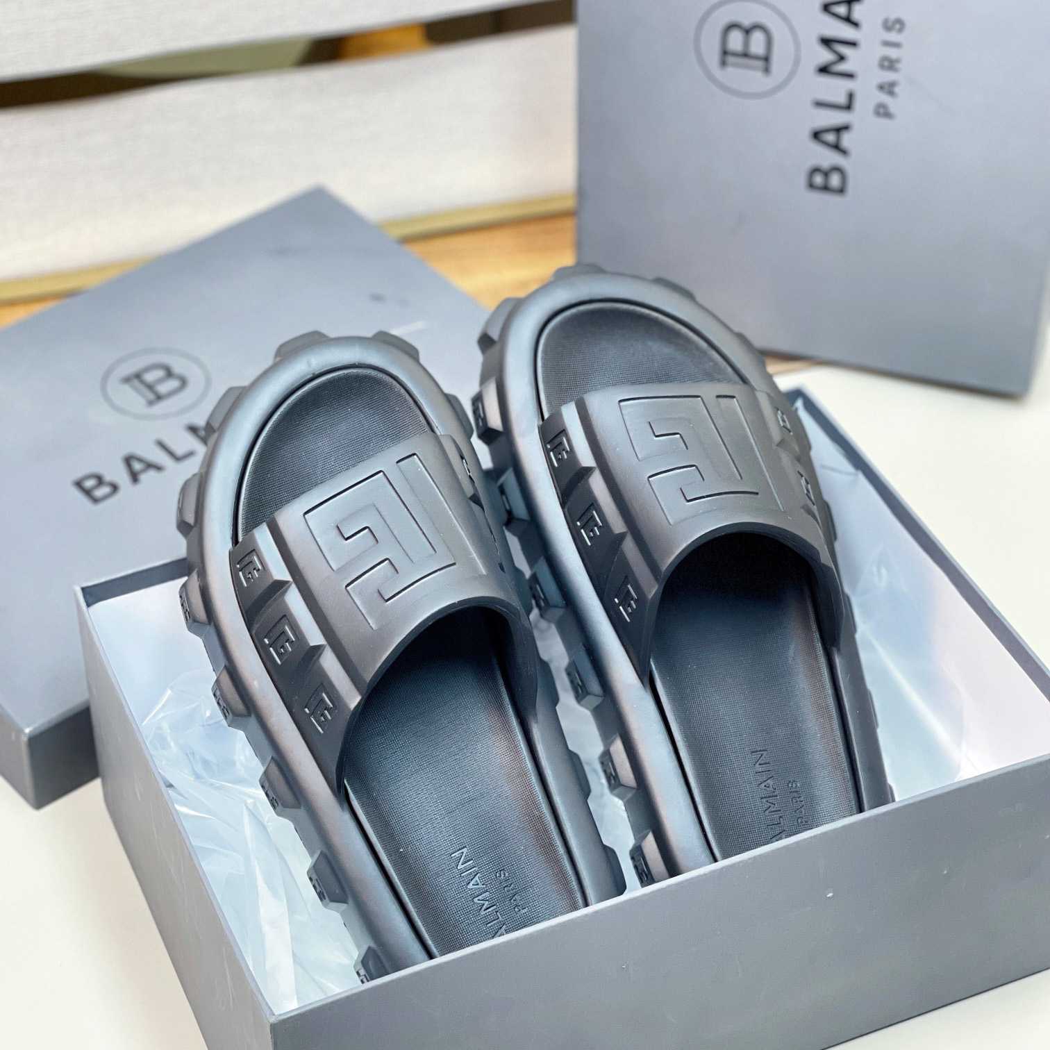 Balmain Ari Flat Mules - FashionPlug