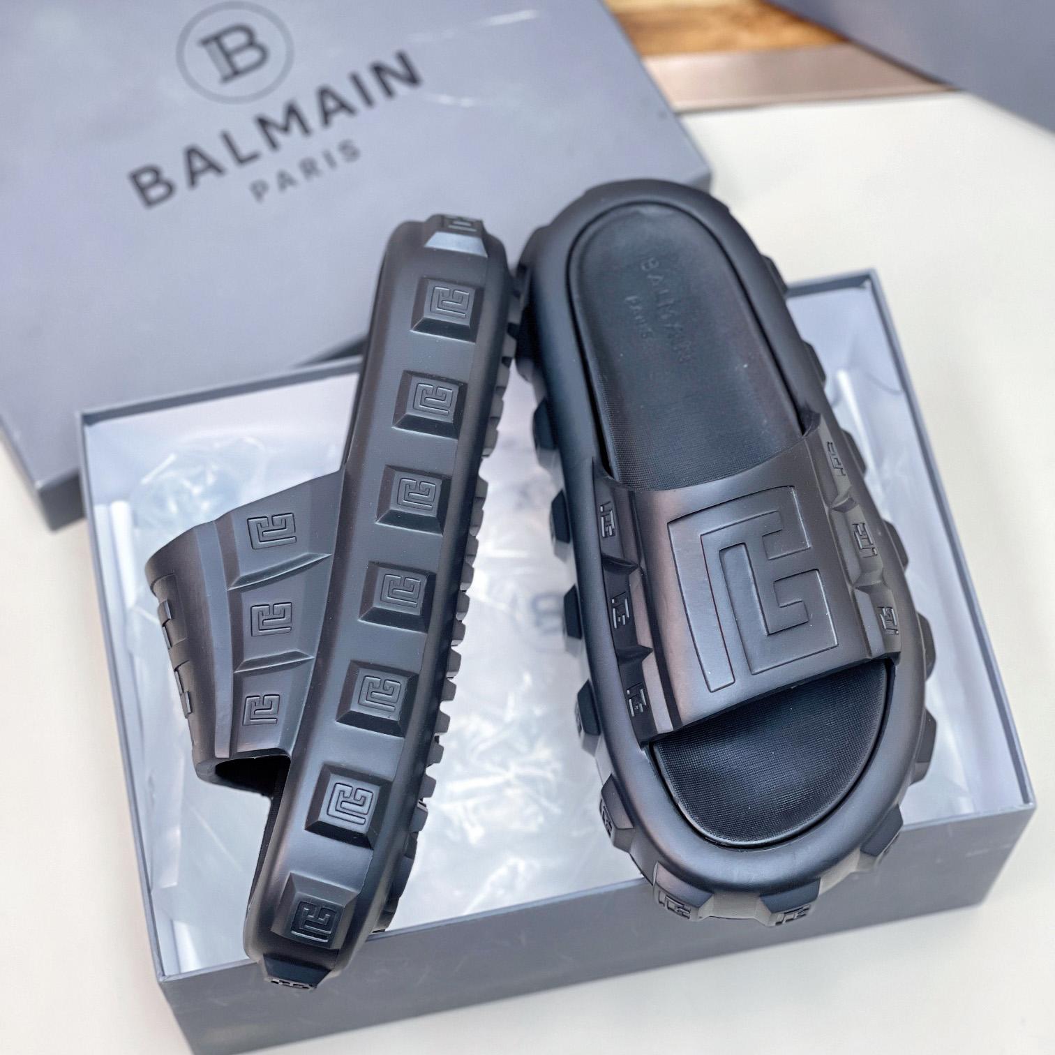 Balmain Ari Flat Mules - FashionPlug