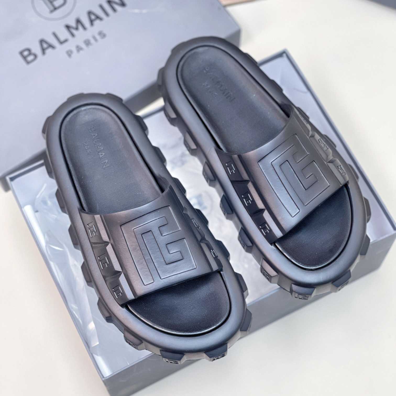 Balmain Ari Flat Mules - FashionPlug