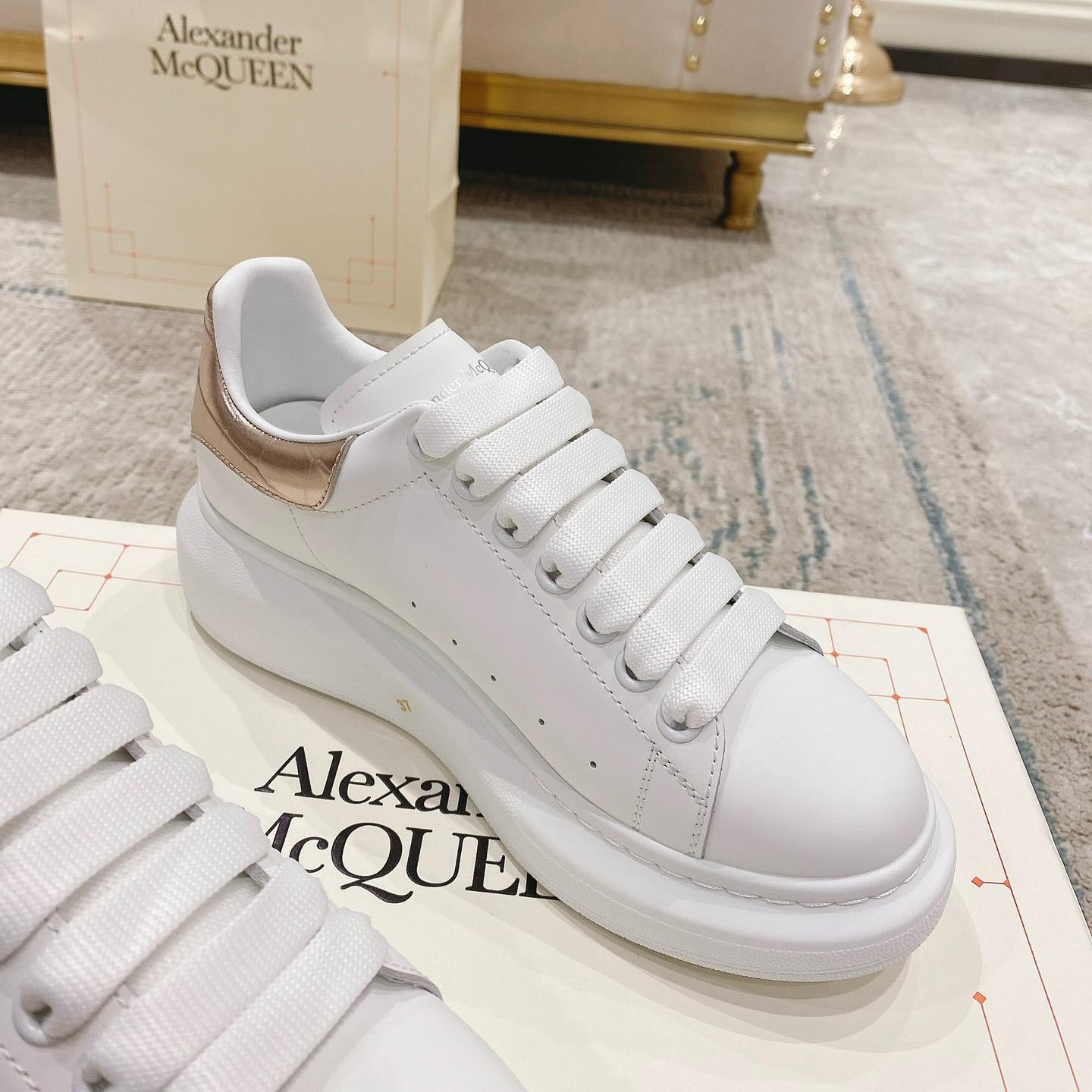 Alexander Mqueen Oversized Sneaker In White - FashionPlug