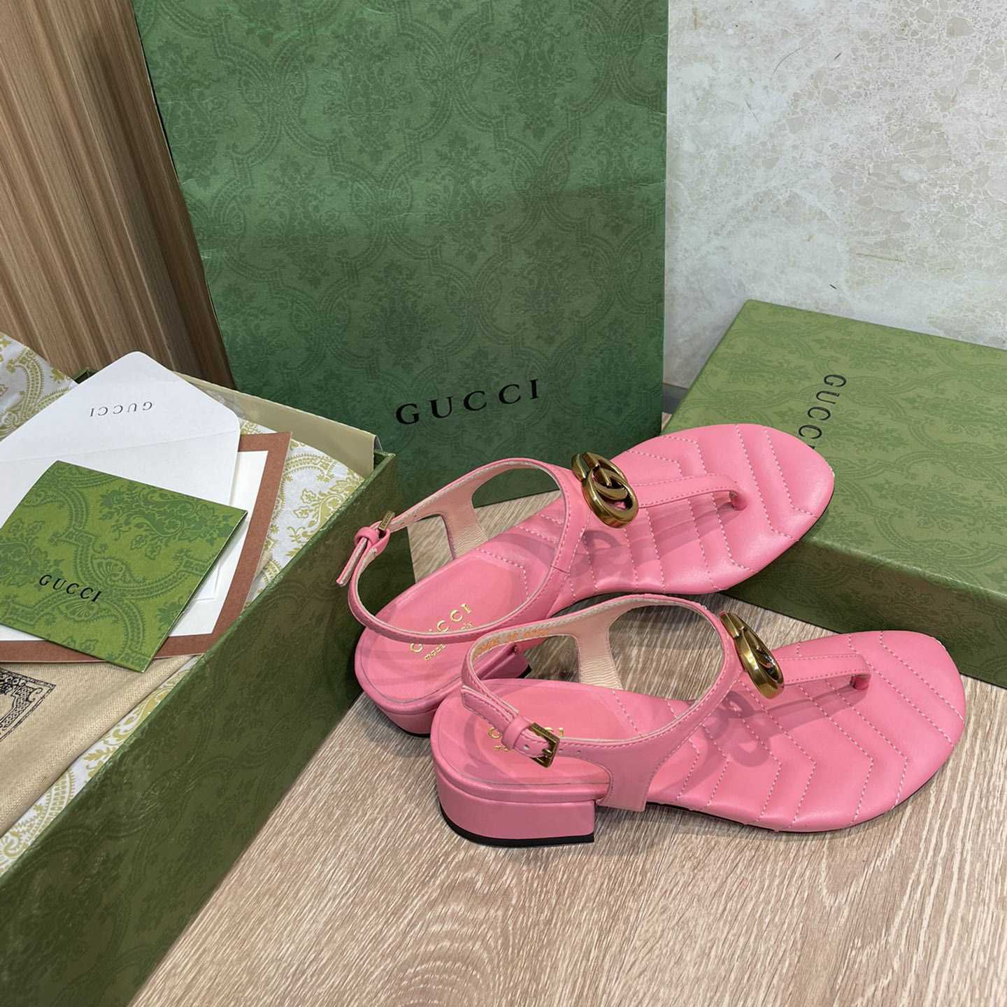 Gucci Women's Double G Sandal - FashionPlug