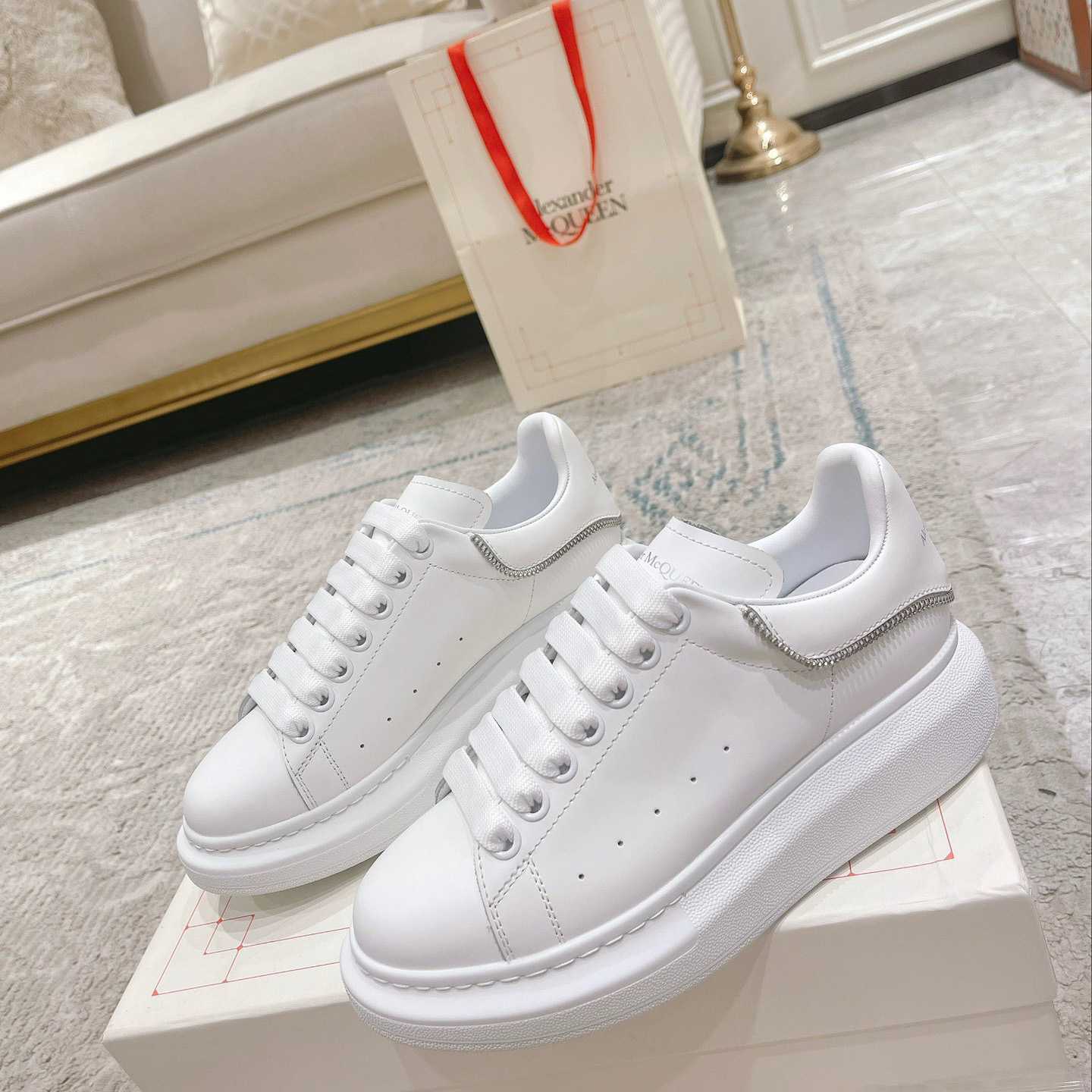 Alexander Mqueen Oversized Sneaker In White - FashionPlug
