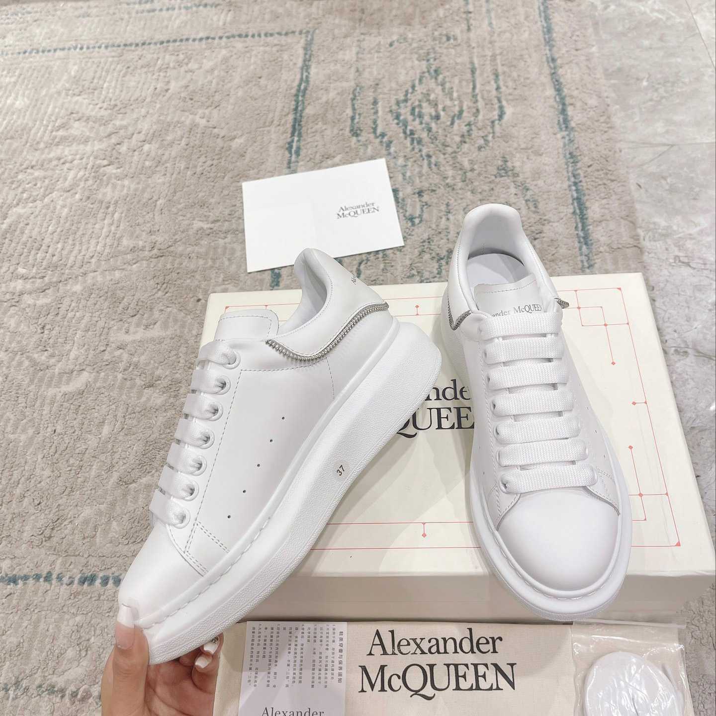 Alexander Mqueen Oversized Sneaker In White - FashionPlug
