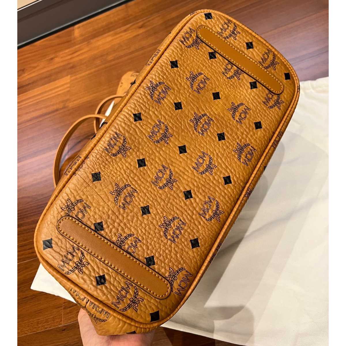 MCM Reversible Liz Shopper In Visetos  - FashionPlug