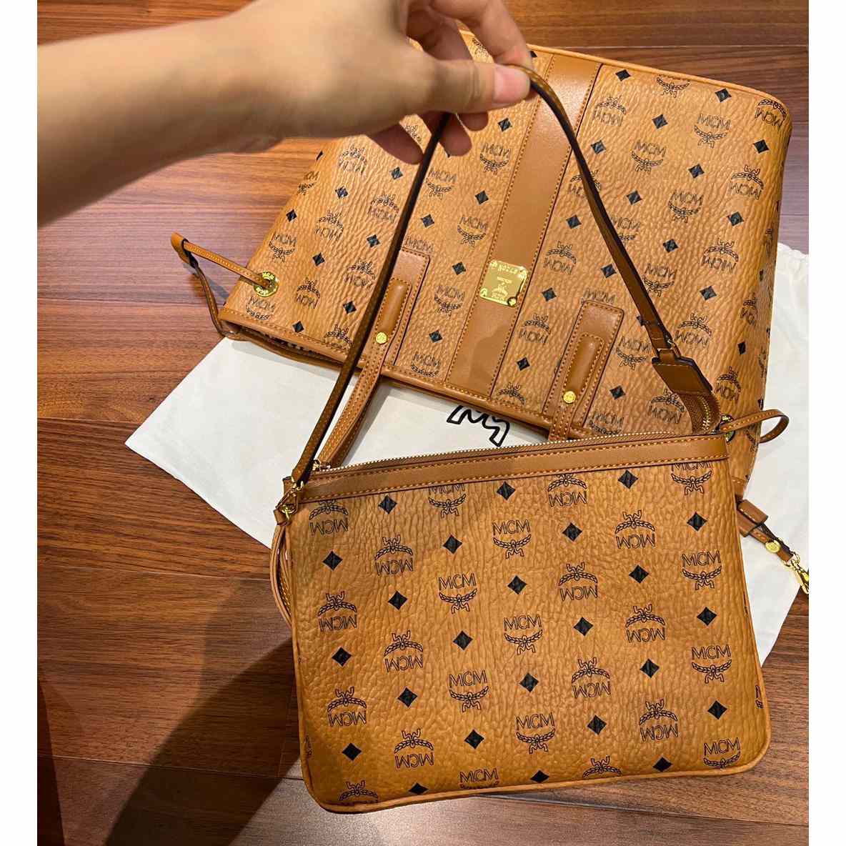 MCM Reversible Liz Shopper In Visetos  - FashionPlug
