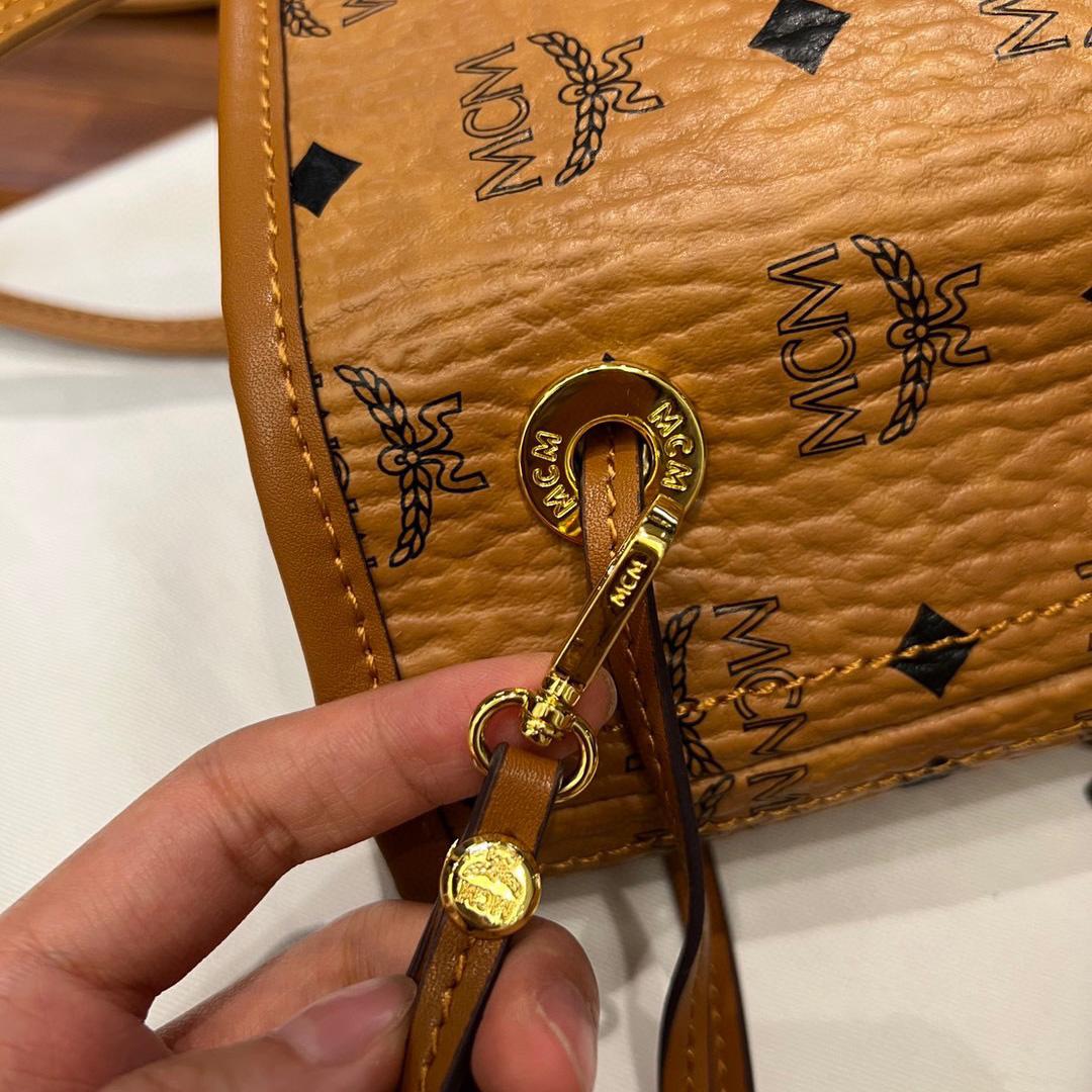 MCM Reversible Liz Shopper In Visetos  - FashionPlug