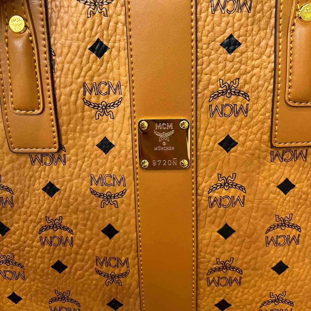 MCM Reversible Liz Shopper In Visetos  - FashionPlug