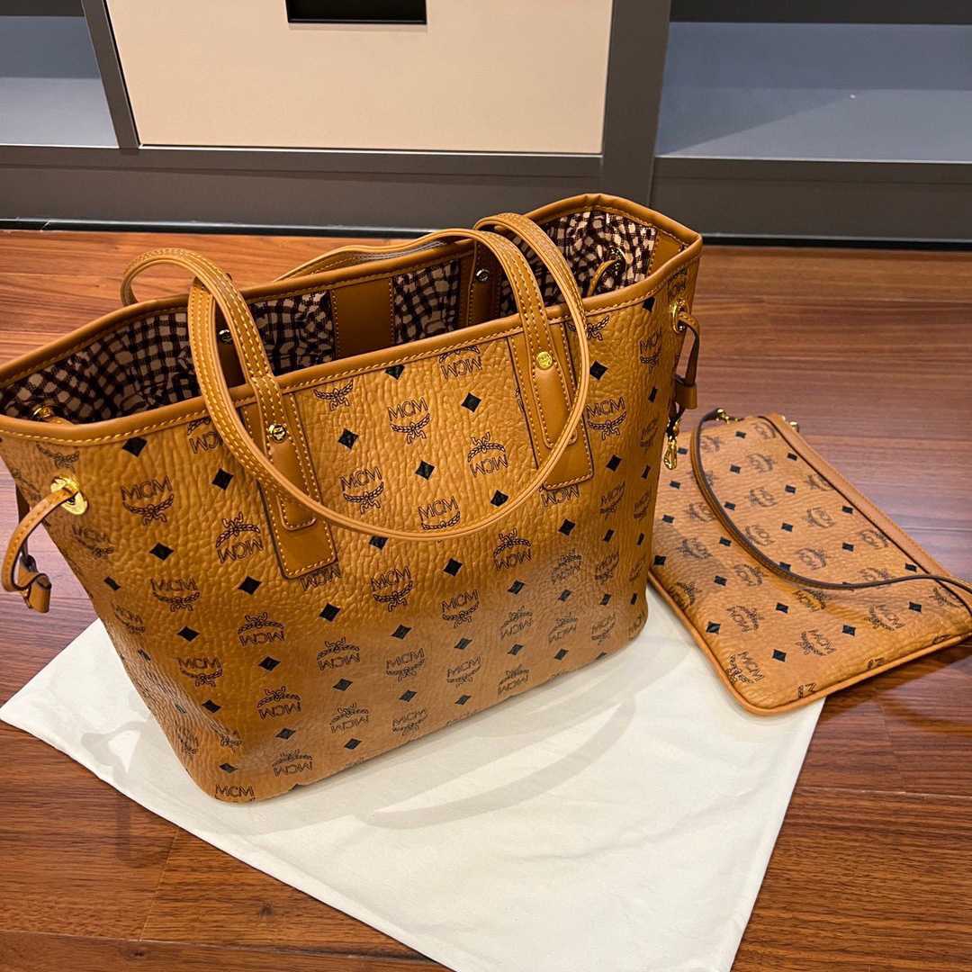 MCM Reversible Liz Shopper In Visetos  - FashionPlug
