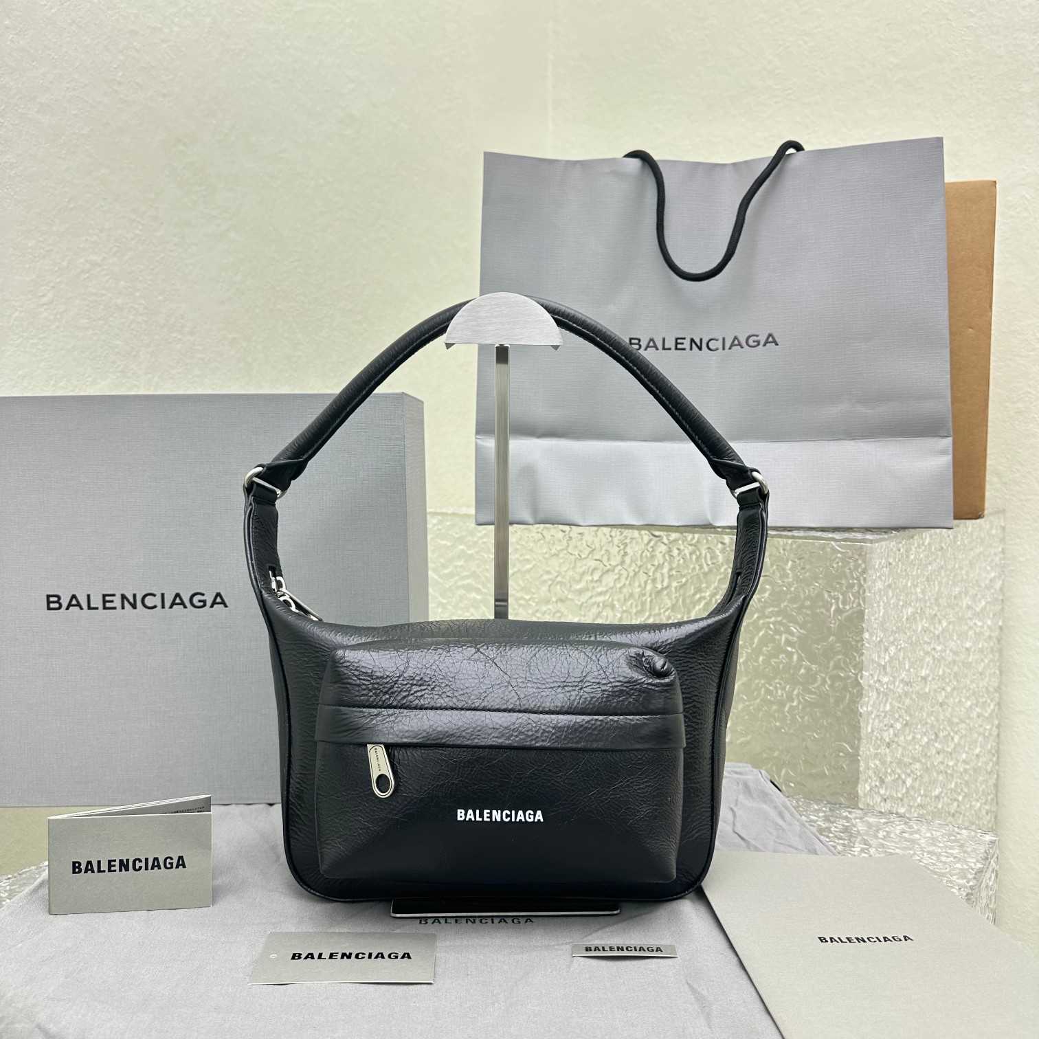 Balenciaga Raver Medium Bag With Handle In Black - FashionPlug