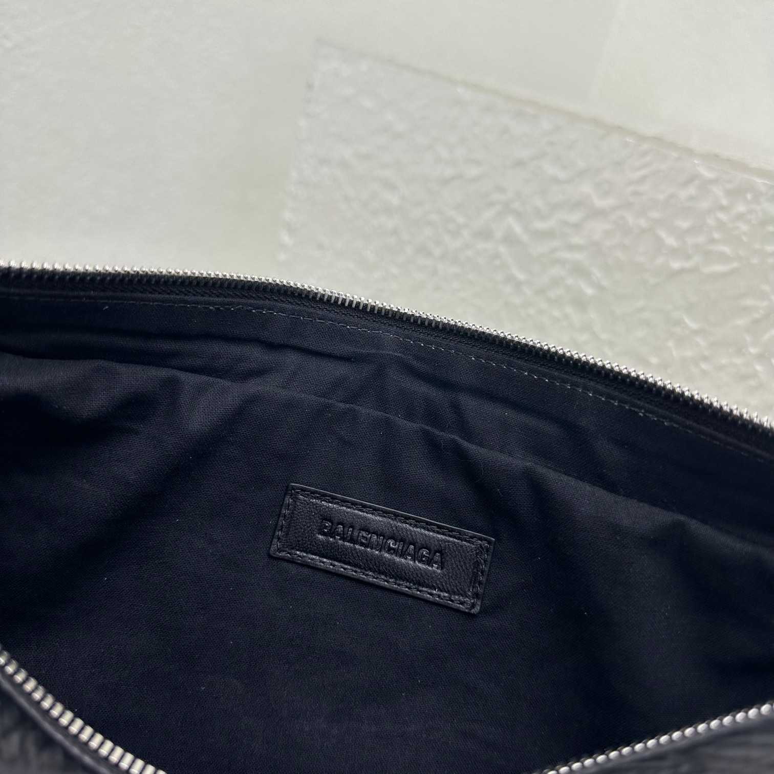 Balenciaga Raver Medium Bag With Handle In Black - FashionPlug