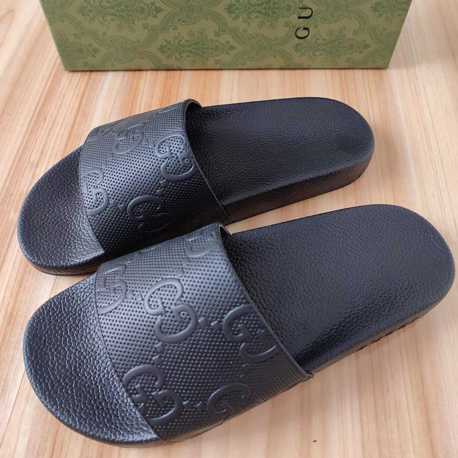 Gucci GG Slide Sandal - FashionPlug
