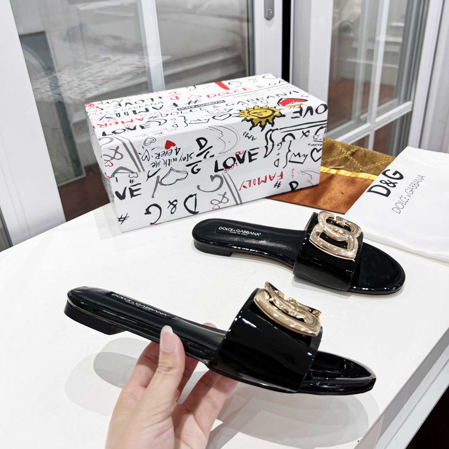 Dolce & Gabbana Polished Calfskin Sliders With DG Logo - FashionPlug