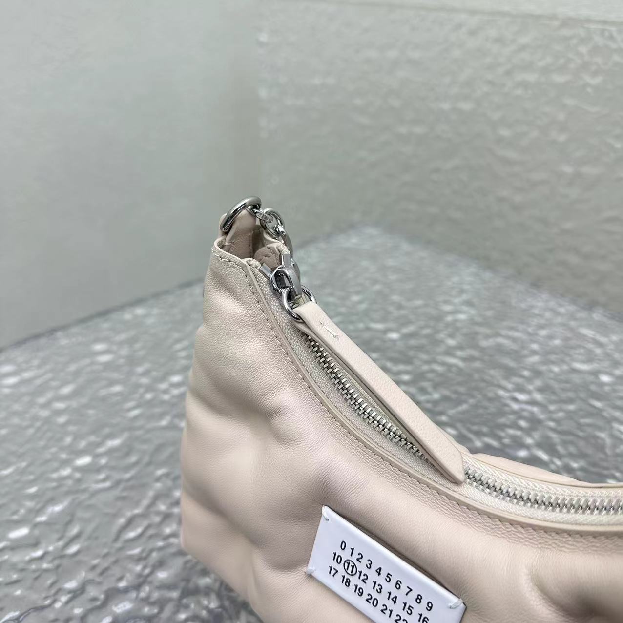Maison Margiela Micro Glam Slam Shoulder Bag(10-20.5cm) - FashionPlug