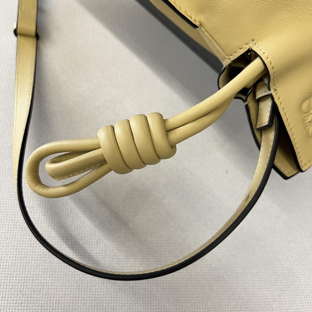 Loewe Flamenco Clutch In Nappa Calfskin - FashionPlug