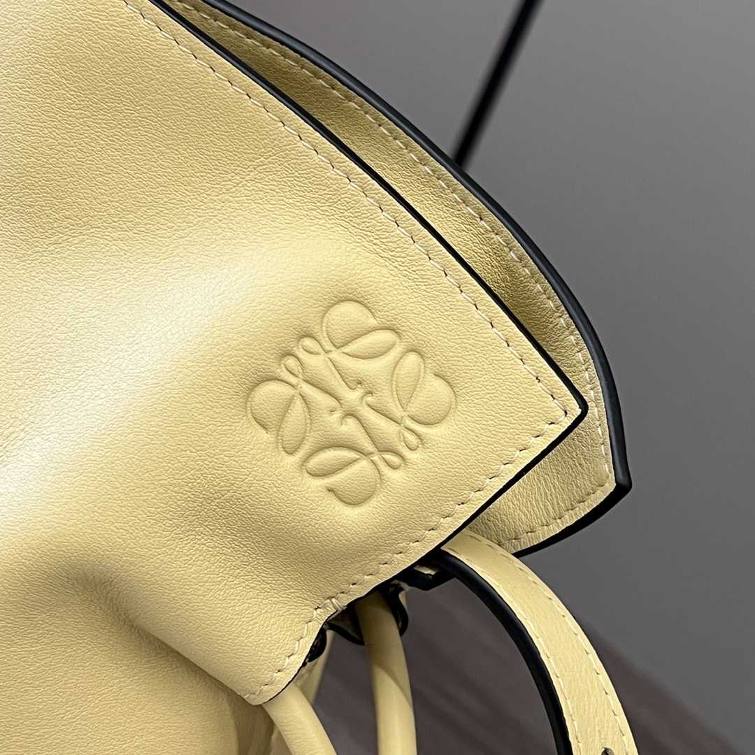 Loewe Flamenco Clutch In Nappa Calfskin - FashionPlug