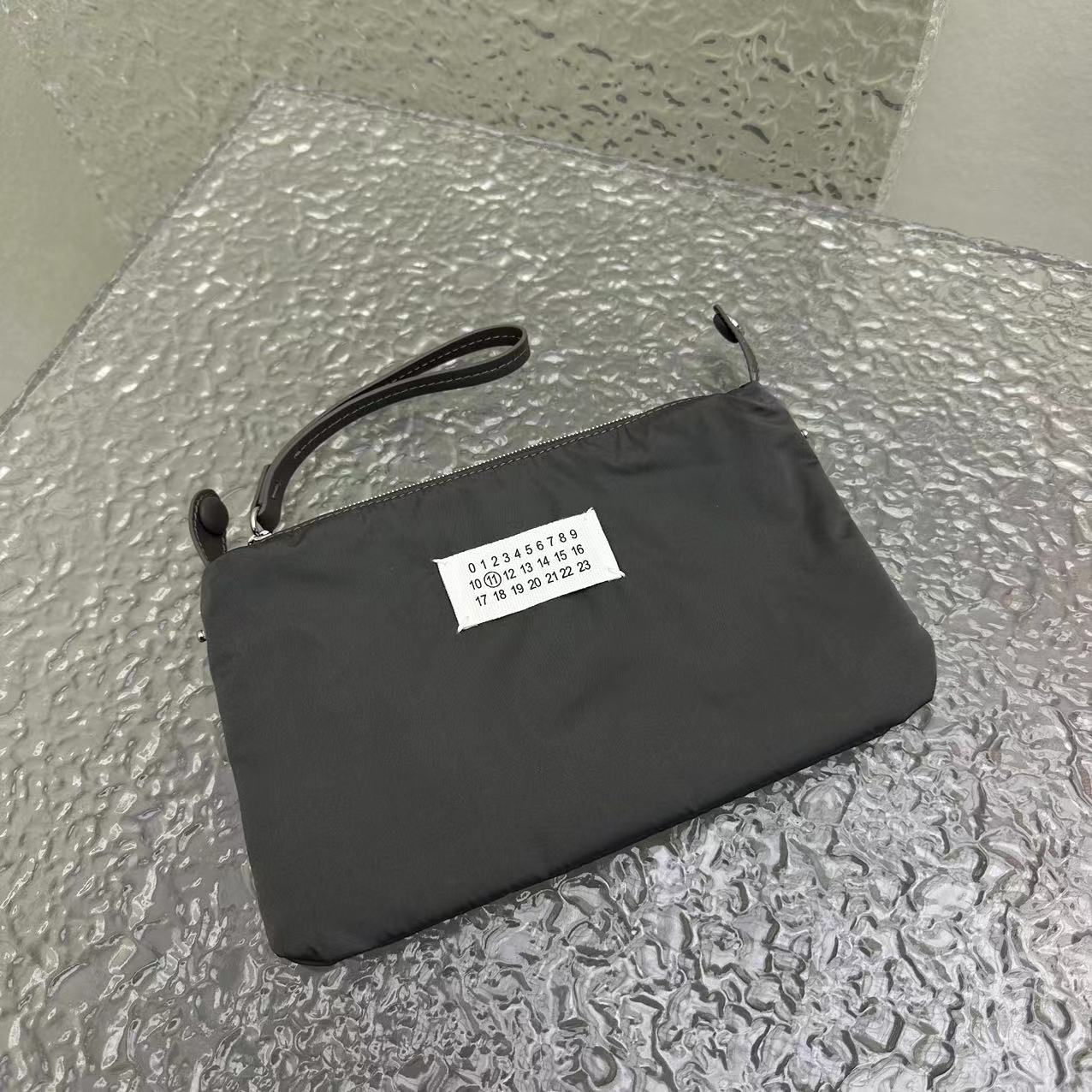 Maison Margiela Glam Slam Classique Medium Shoulder Bag(39-40-18-6cm) - FashionPlug