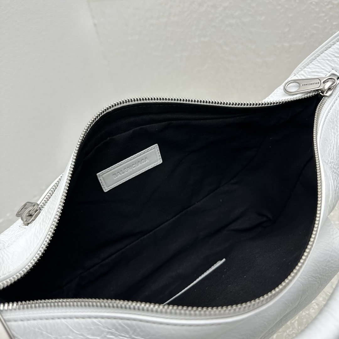 Balenciaga Raver Medium Bag With Handle In White - FashionPlug