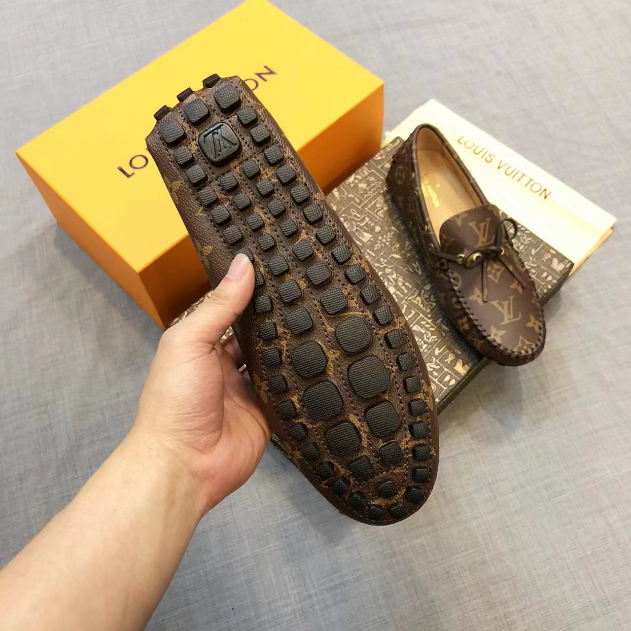 Louis Vuitton Arizona Moccasin (upon UK Size)     1A3NCI - FashionPlug
