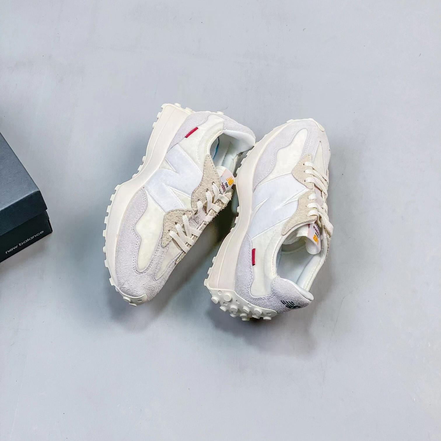 New Balance 327 Sneakers - FashionPlug