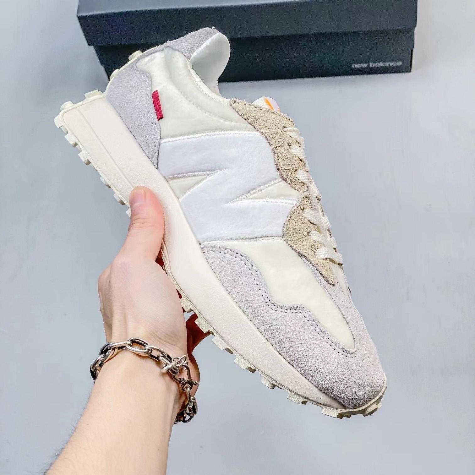 New Balance 327 Sneakers - FashionPlug