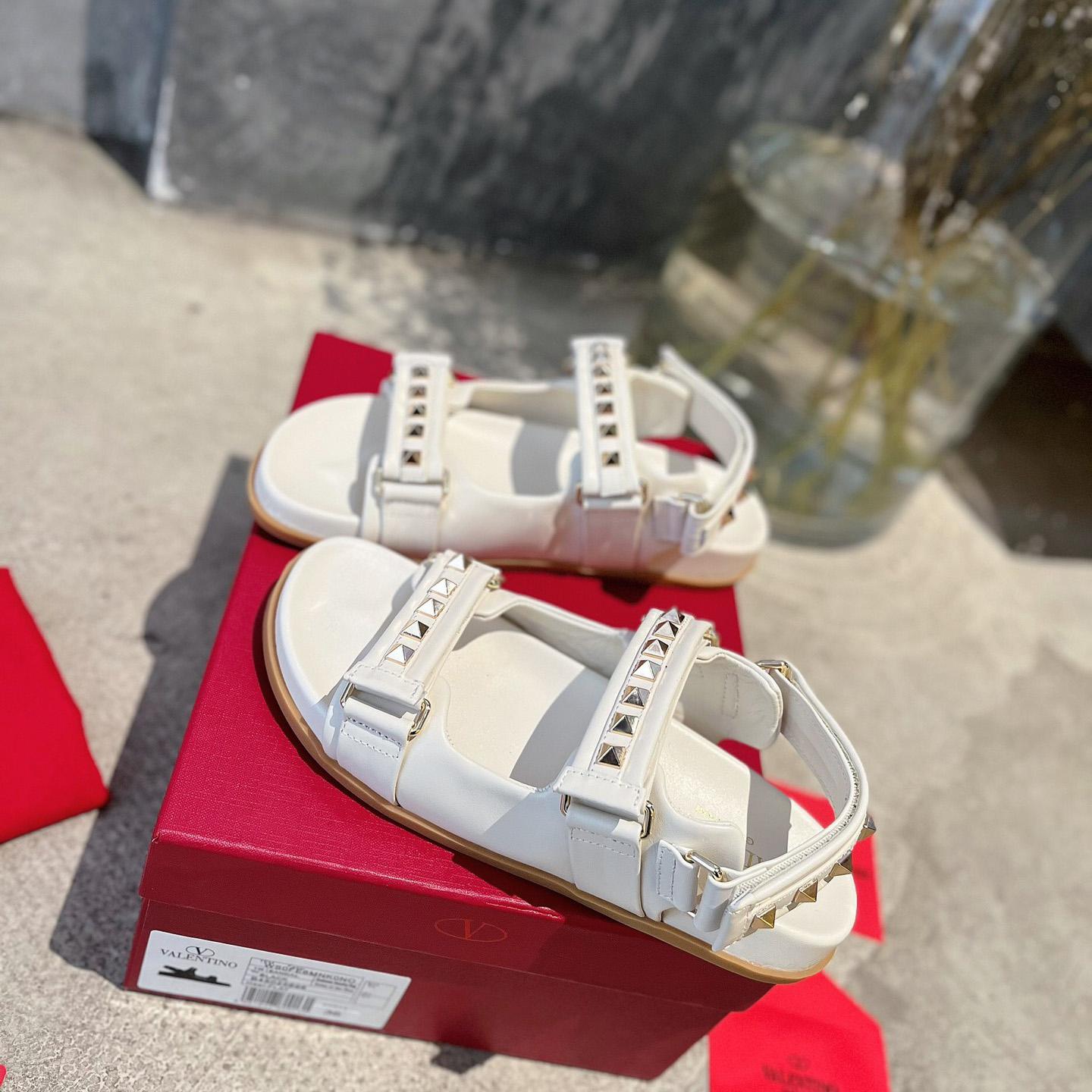 Valenti Garavani Rockstud Flat Sandal In Nappa Leather - FashionPlug