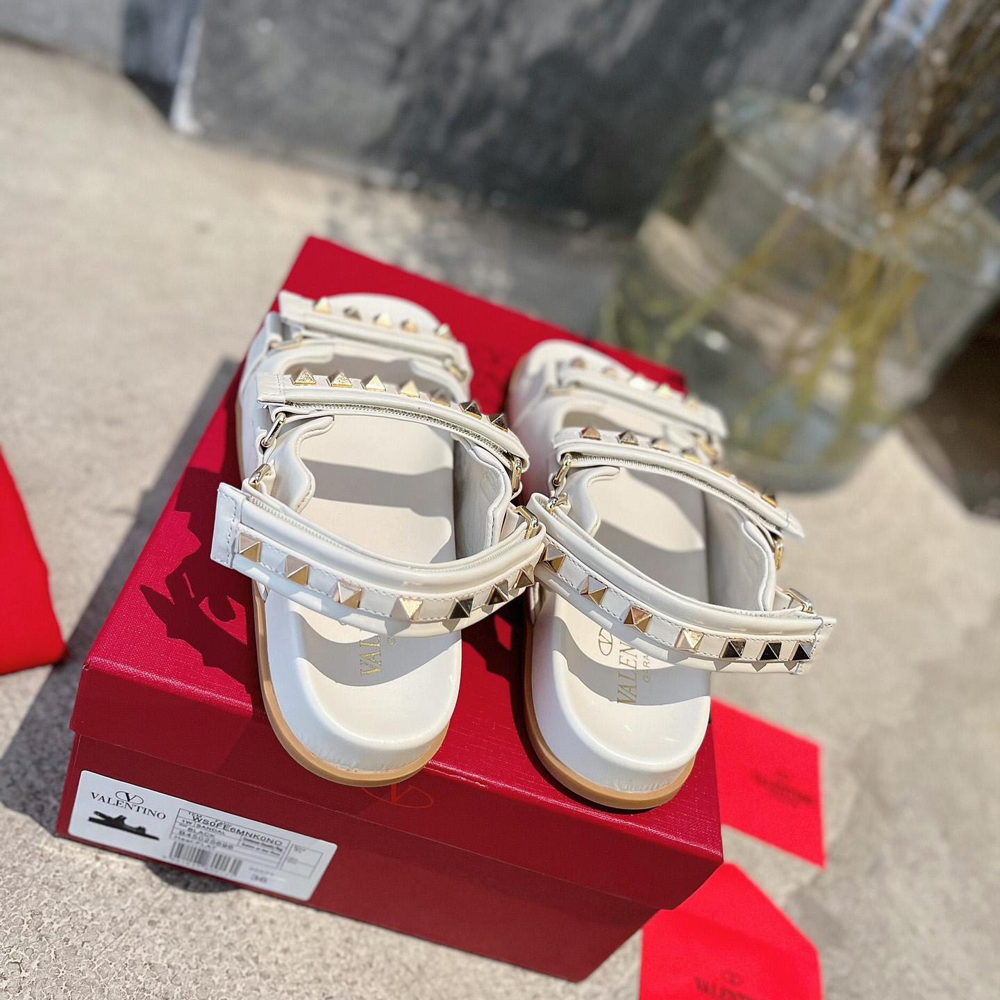 Valenti Garavani Rockstud Flat Sandal In Nappa Leather - FashionPlug