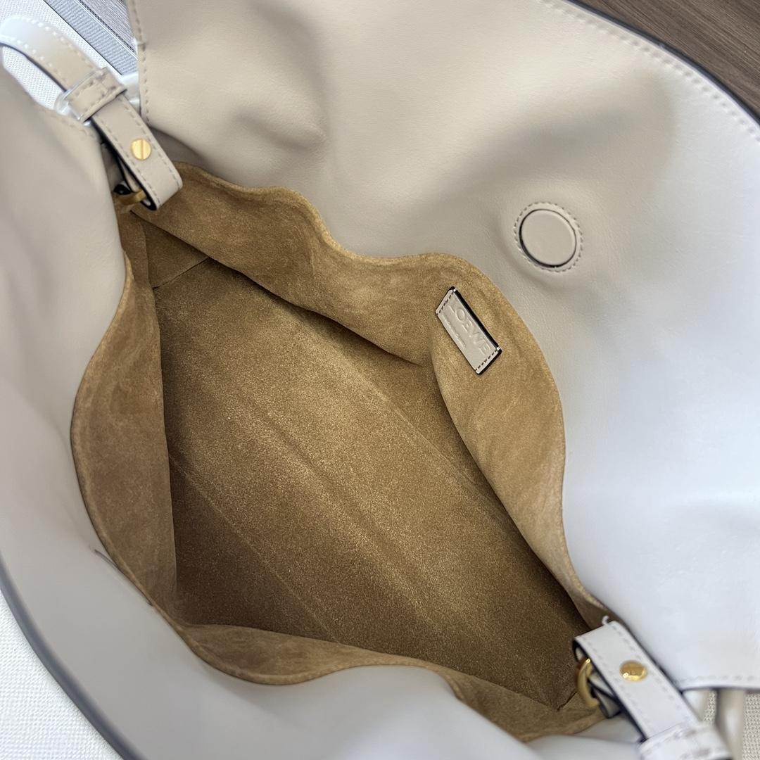 Loewe Flamenco Clutch In Nappa Calfskin - FashionPlug