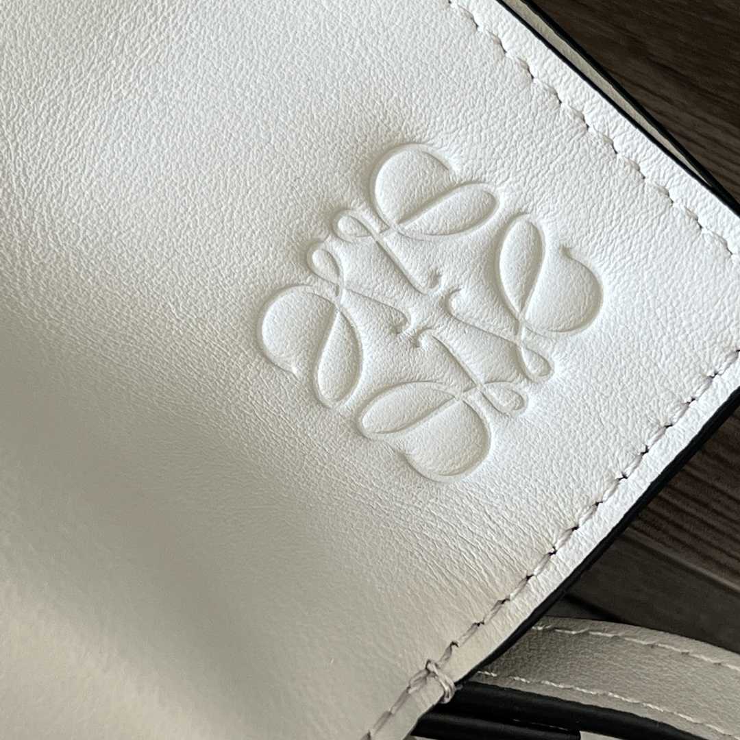 Loewe Flamenco Clutch In Nappa Calfskin - FashionPlug