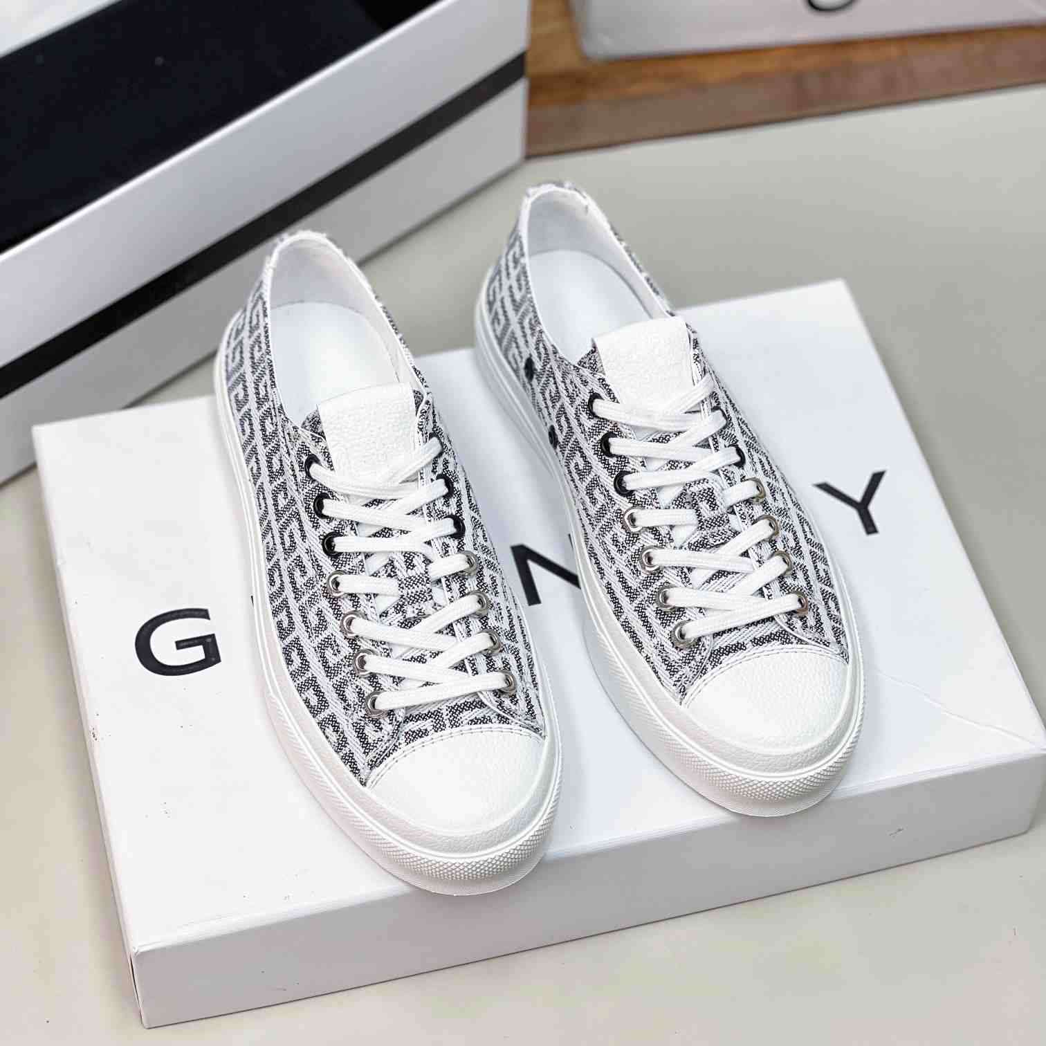 Givenchy Sneakers City In 4G Jacquard - FashionPlug