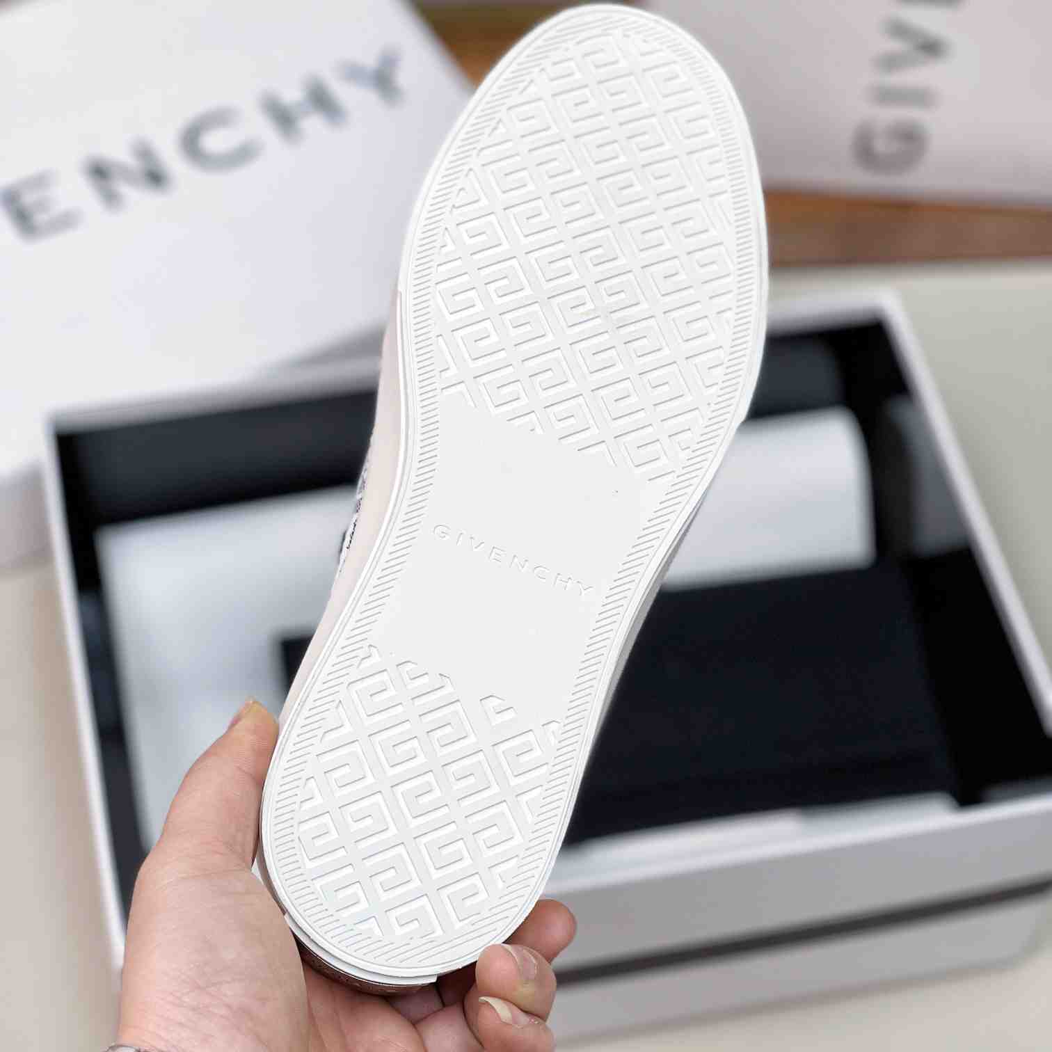Givenchy Sneakers City In 4G Jacquard - FashionPlug