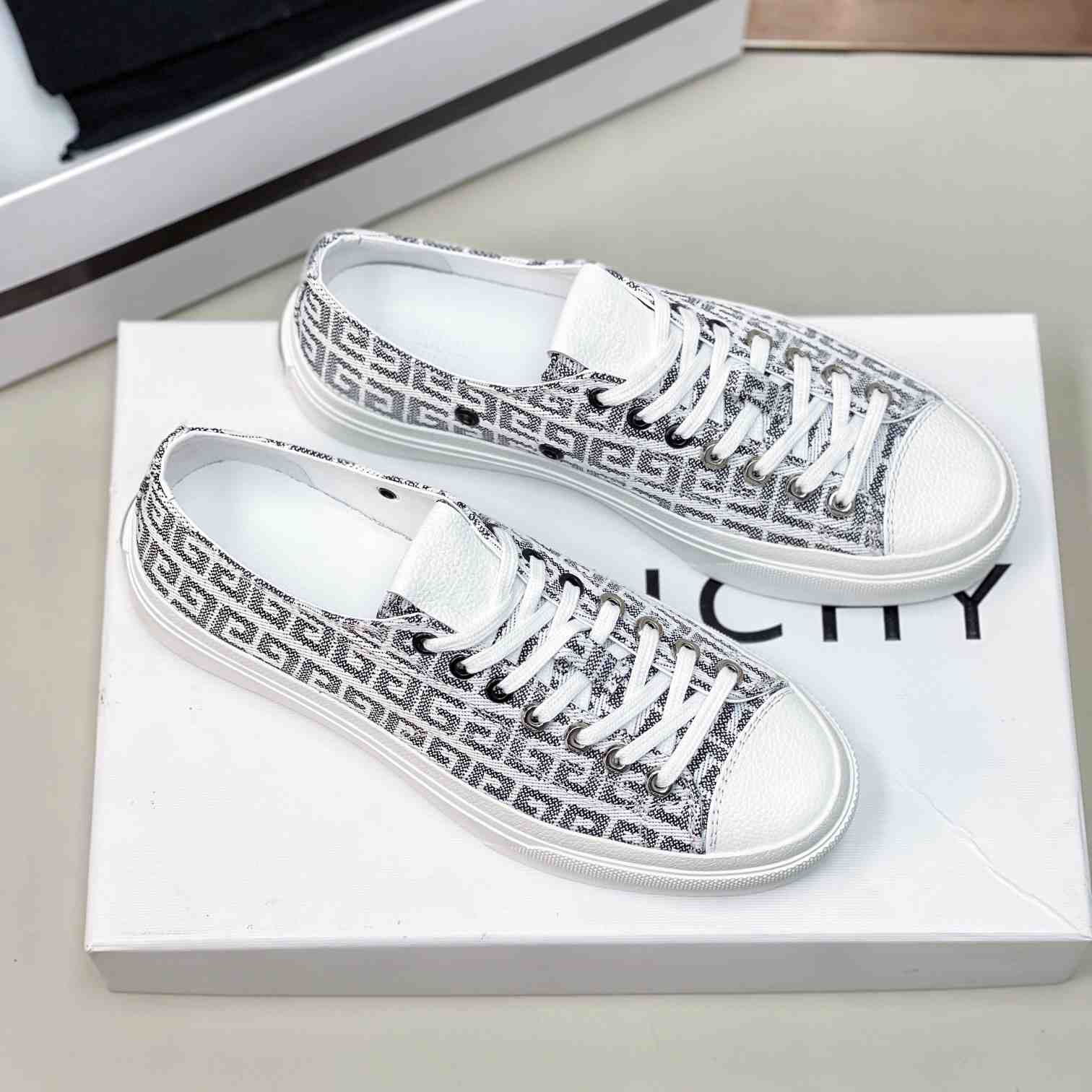 Givenchy Sneakers City In 4G Jacquard - FashionPlug