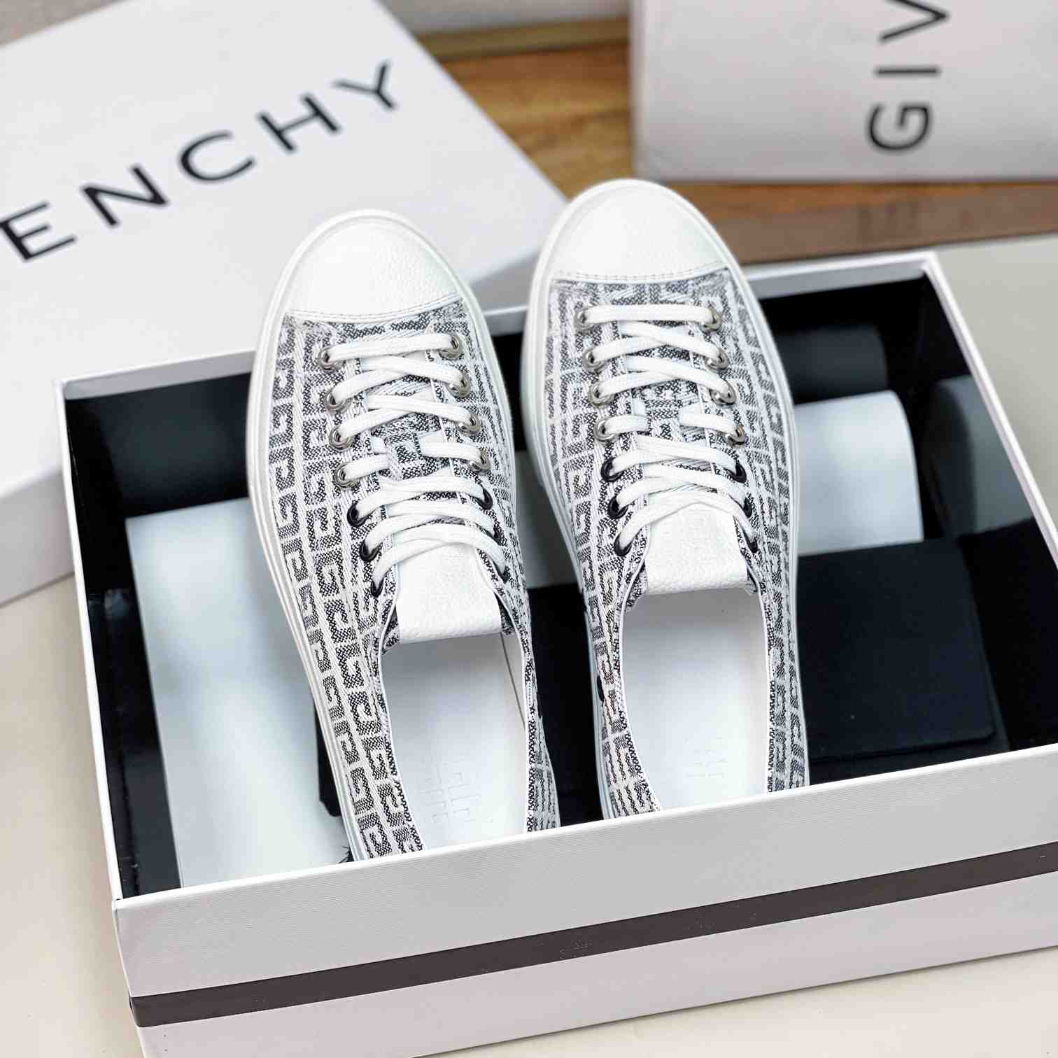 Givenchy Sneakers City In 4G Jacquard - FashionPlug