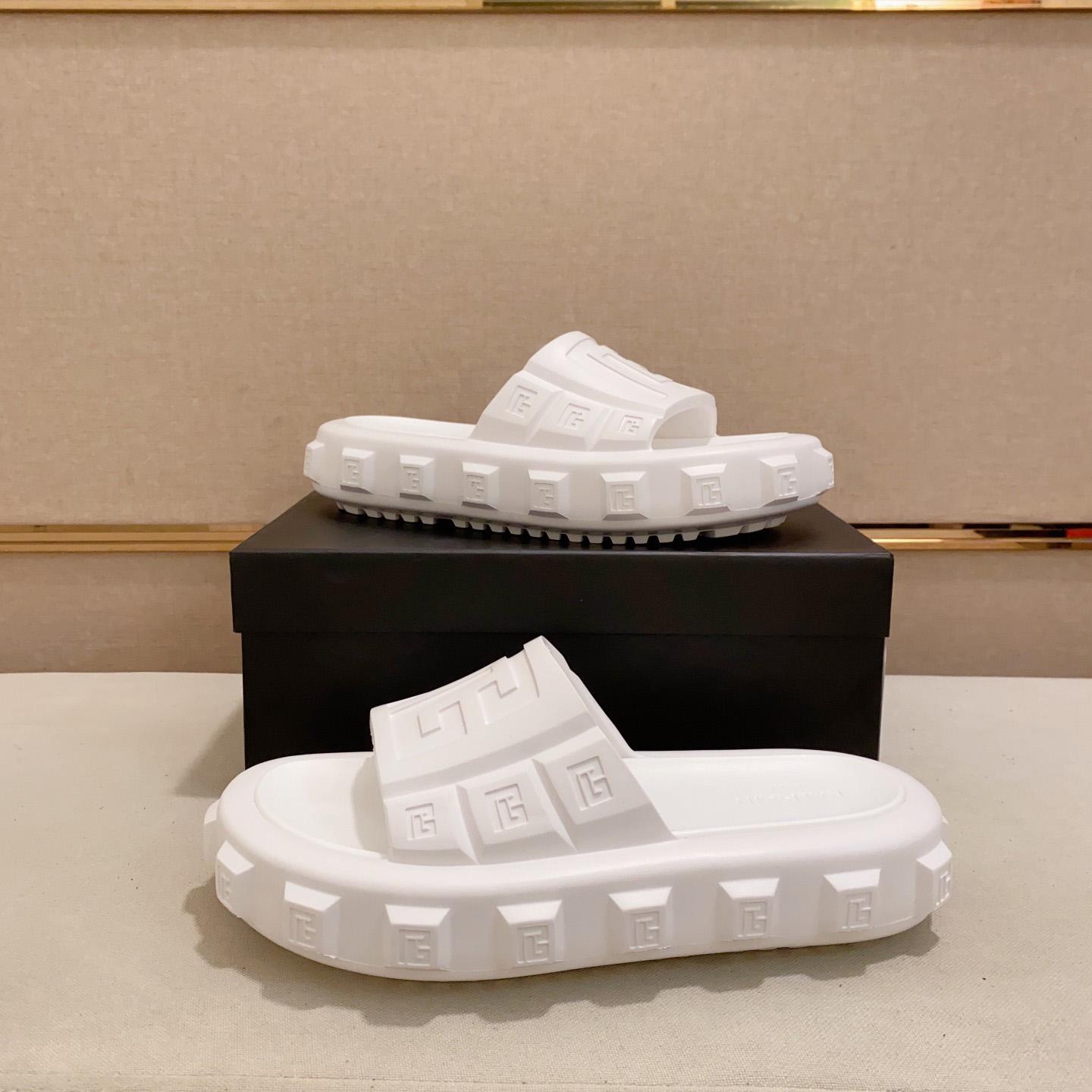 Balmain Embossed-logo Detail Slides - FashionPlug
