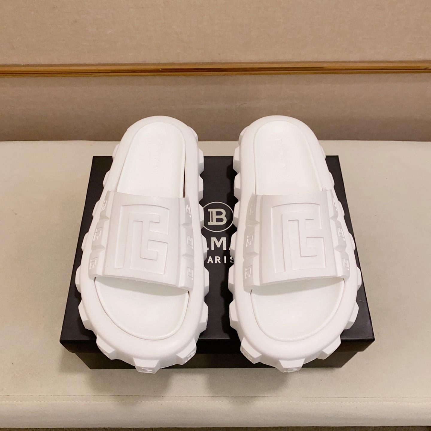 Balmain Embossed-logo Detail Slides - FashionPlug