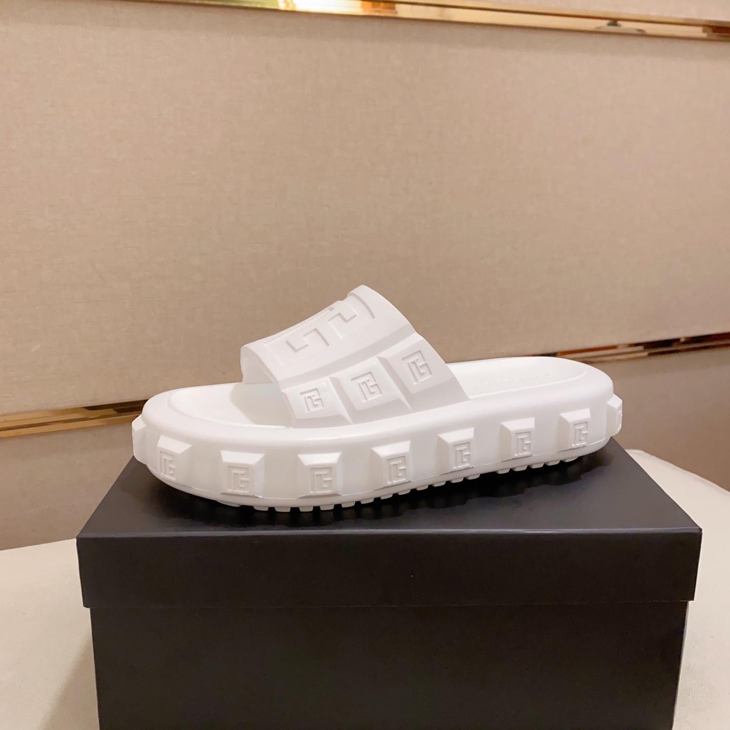Balmain Embossed-logo Detail Slides - FashionPlug