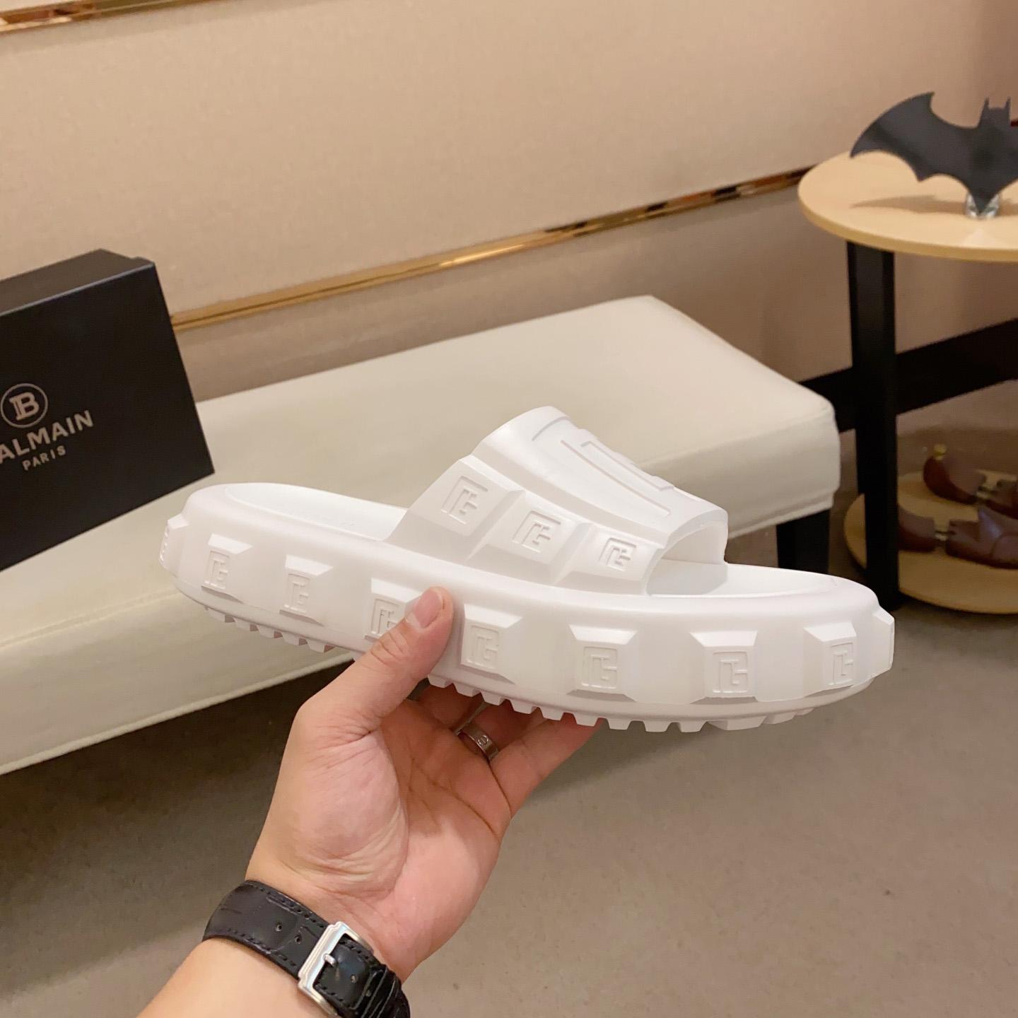 Balmain Embossed-logo Detail Slides - FashionPlug