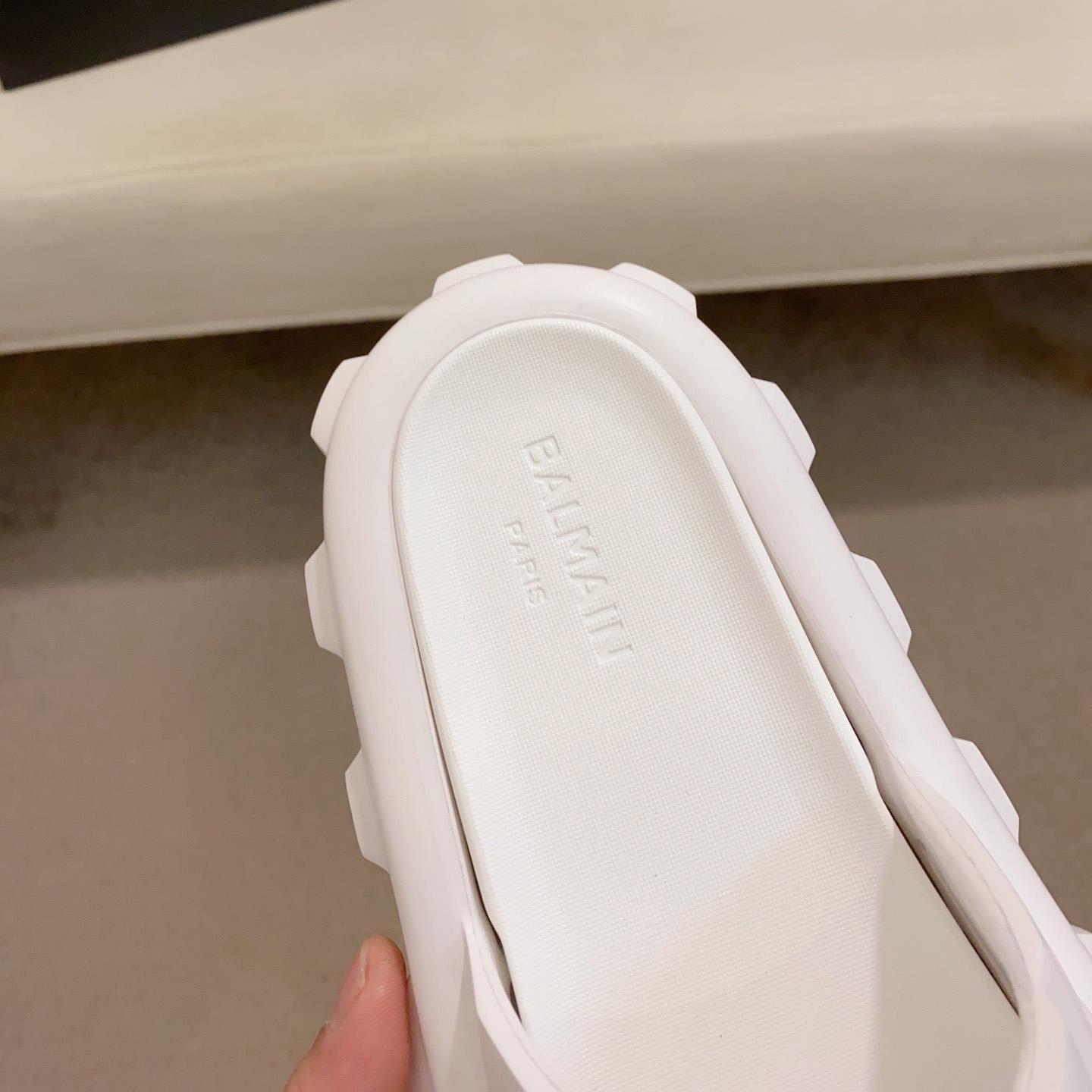 Balmain Embossed-logo Detail Slides - FashionPlug