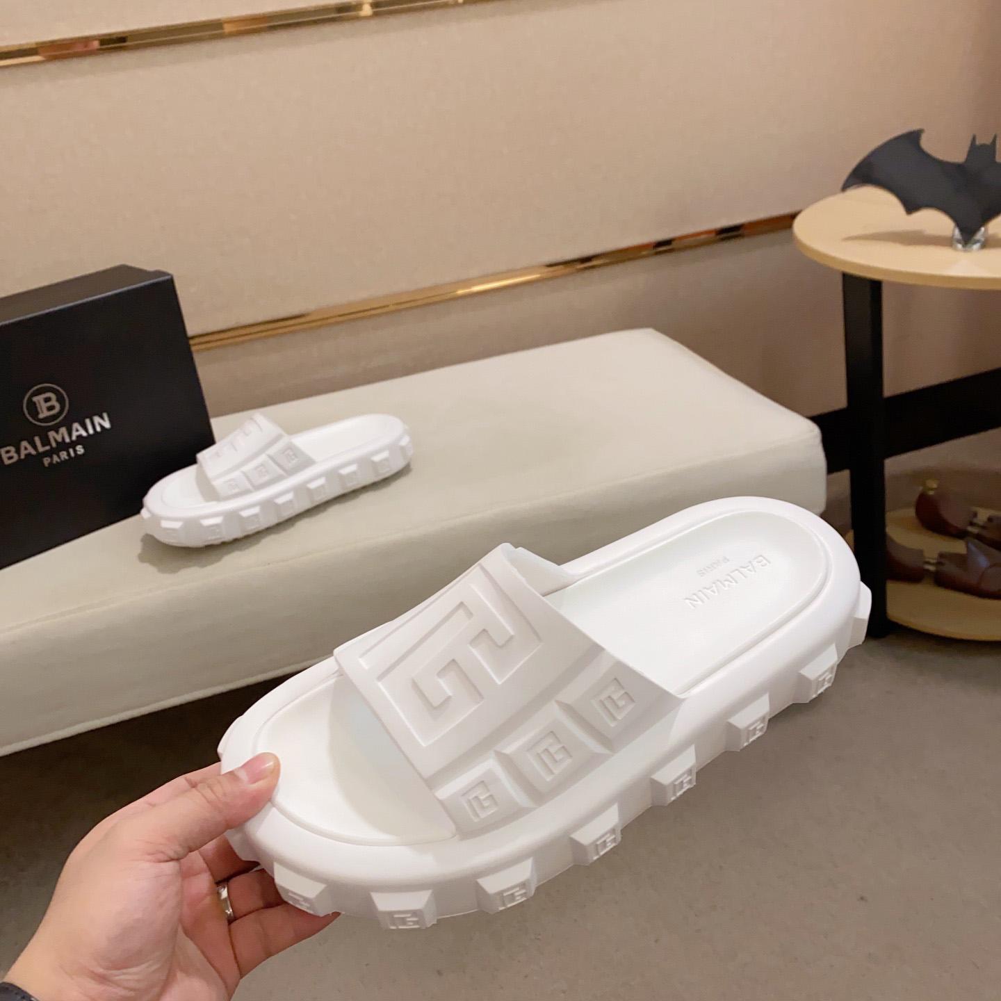 Balmain Embossed-logo Detail Slides - FashionPlug