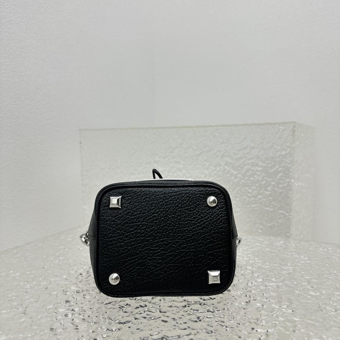 Maison Margiela Women's Bucket Bag(15x23×15cm) - FashionPlug