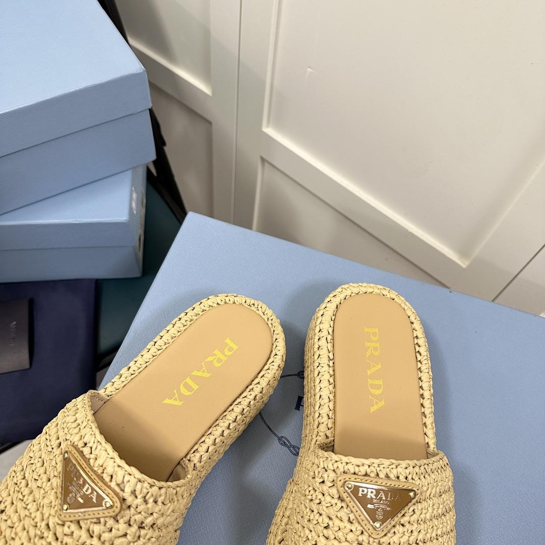 Prada Crochet Flatform Slides - FashionPlug
