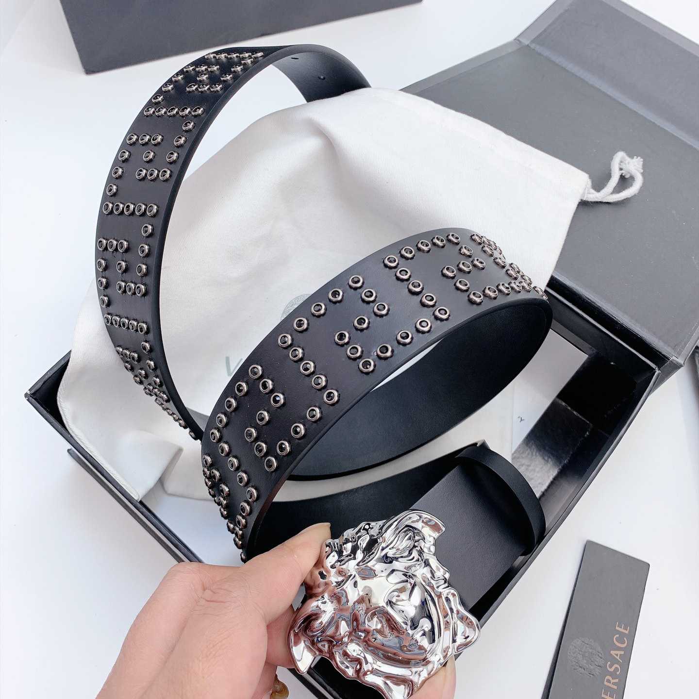 Versace Medusa Leathre Belt    40mm - FashionPlug