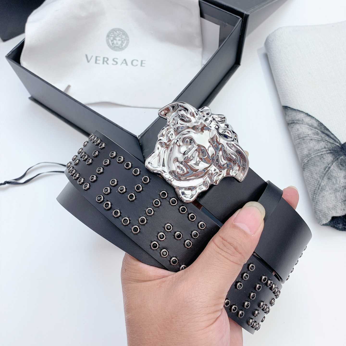 Versace Medusa Leathre Belt    40mm - FashionPlug