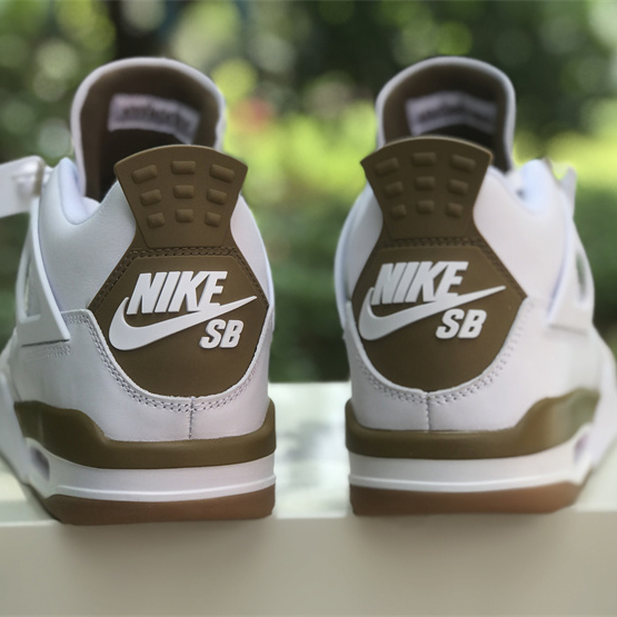 Nike SB x Air Jordan 4 Sneaker      DR5415-120 - FashionPlug