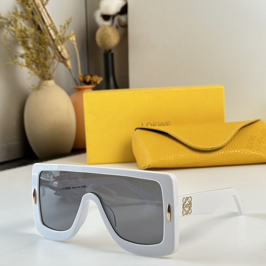 Loewe Anagram Mask Sunglasses In Acetate     LW40106U  - FashionPlug