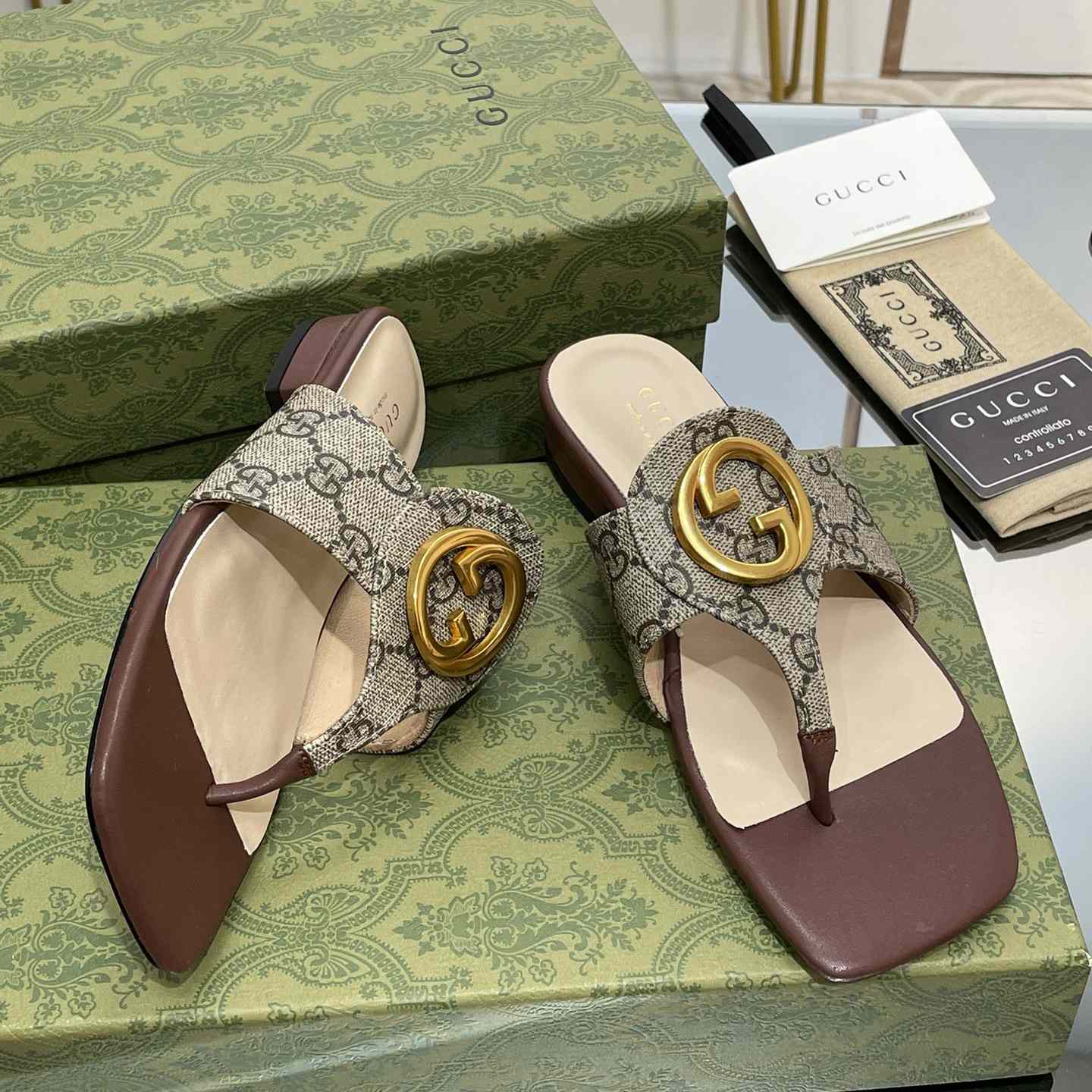 Gucci Womens Gucci Blondie Thong Sandal - FashionPlug
