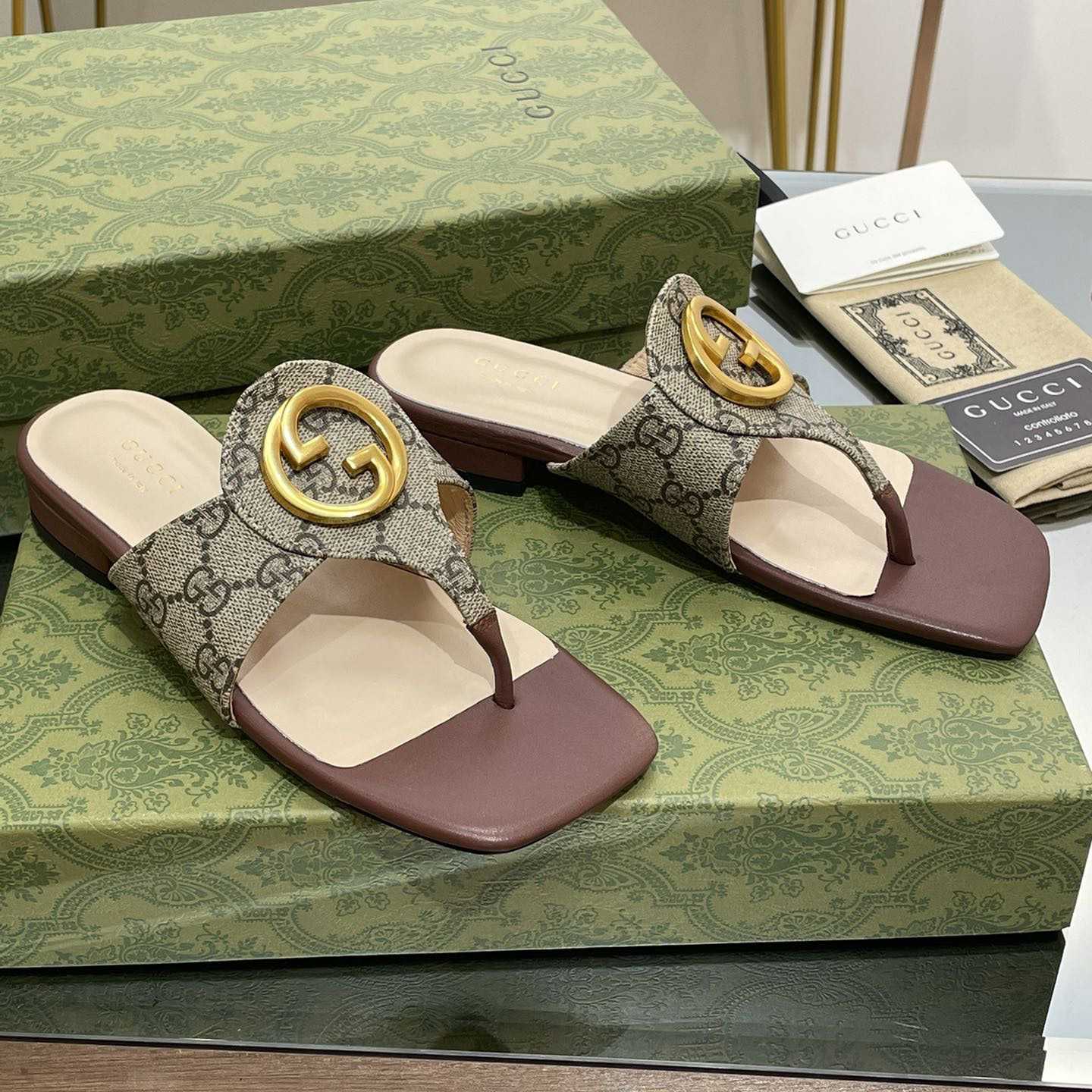 Gucci Womens Gucci Blondie Thong Sandal - FashionPlug