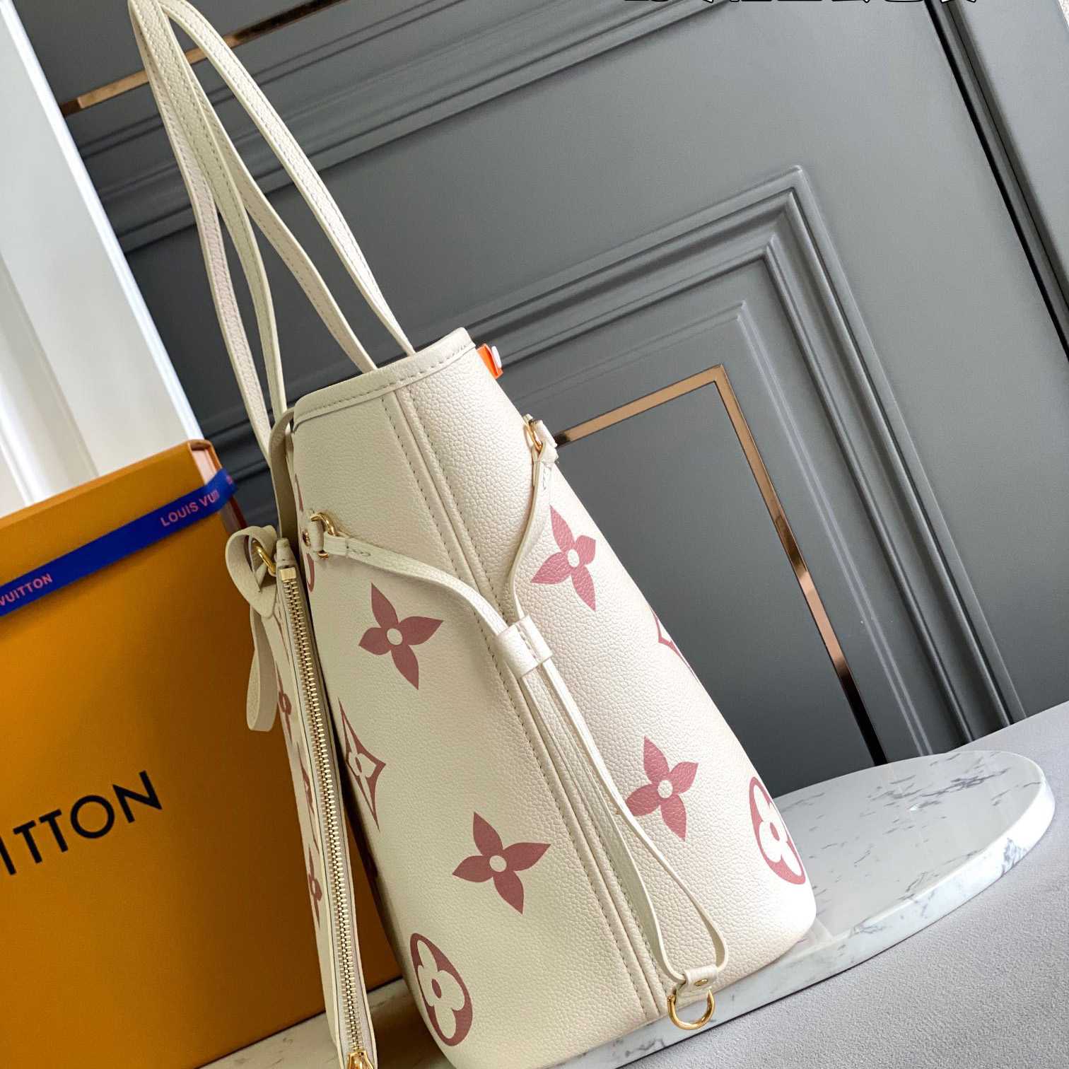 Louis Vuitton Neverfull MM Tote (32x29x17CM)    M21579 - FashionPlug